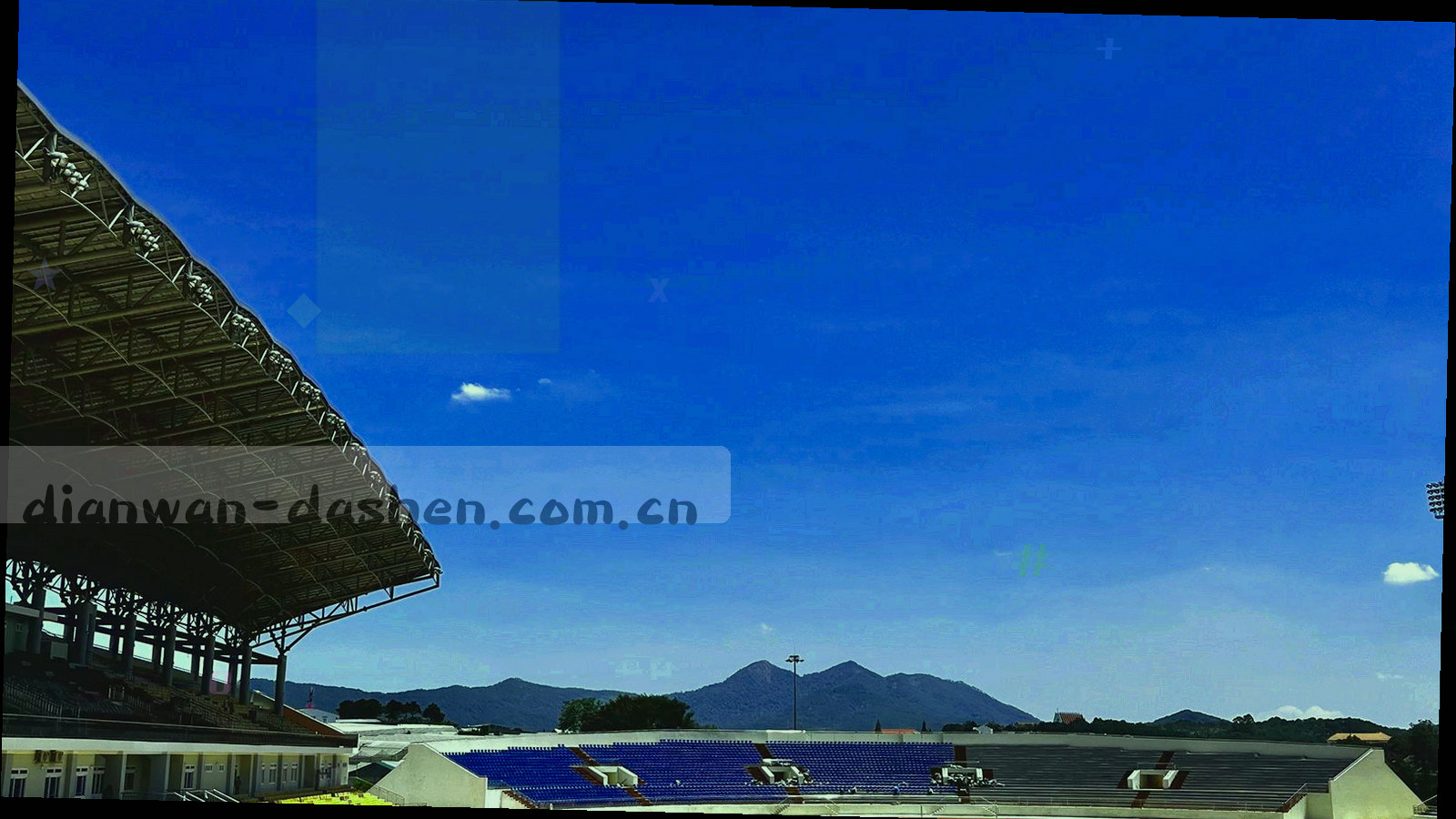 深墨绿背景上琥珀金时间轴光带，像夜间棋牌厅里逐格点亮的赛程灯